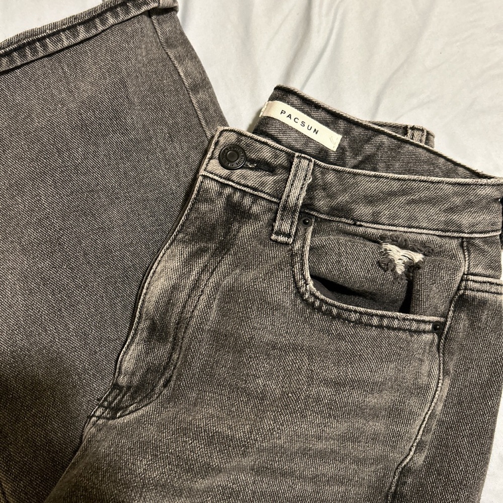 90s vintage ripped jeans
